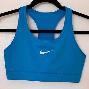 Nike sports bra, bright blue - medium